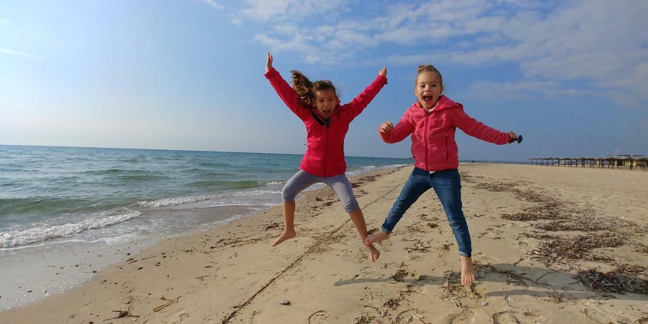 Sea Star Apartments Kallikratia Nea Kallikrateia Екстериор снимка
