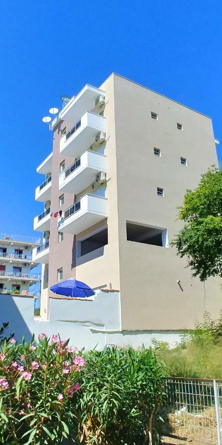 Sea Star Apartments Kallikratia Nea Kallikrateia Екстериор снимка